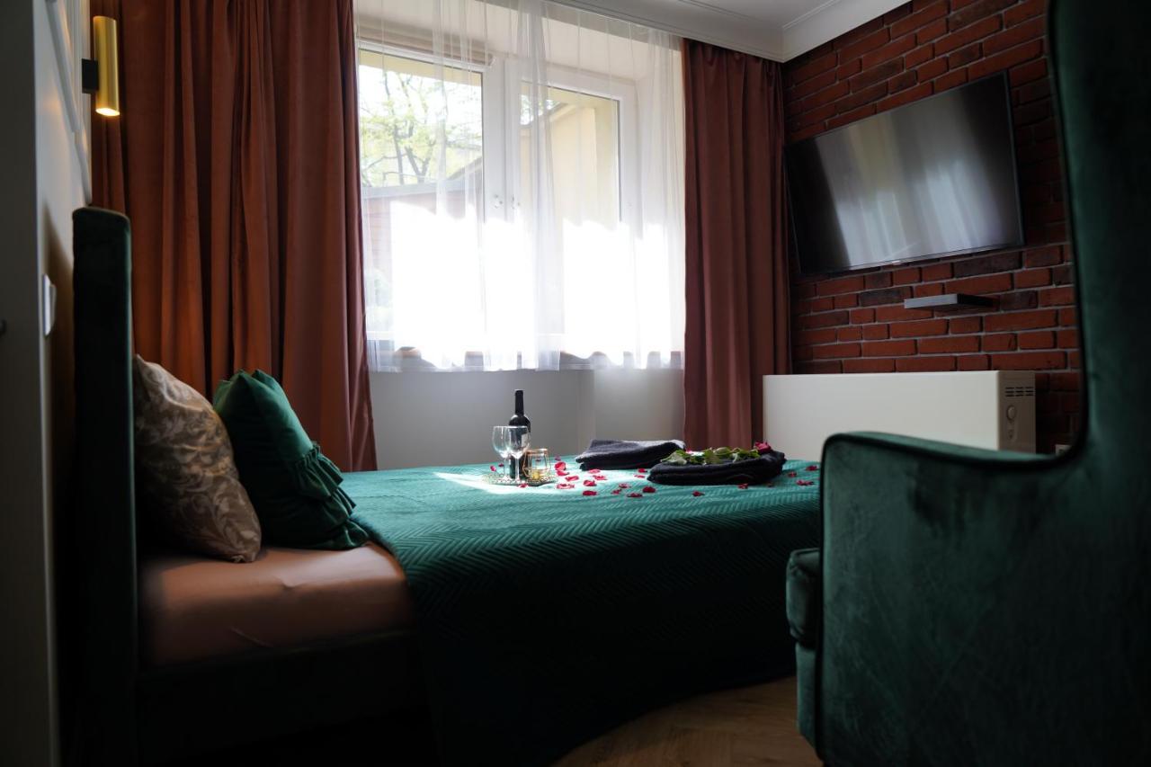 Jacuzzi Spa Apartment คราคูฟ ภายนอก รูปภาพ