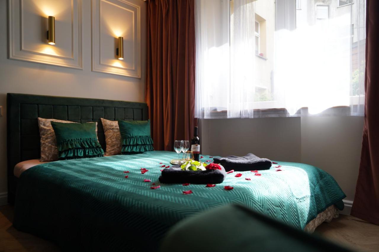 Jacuzzi Spa Apartment คราคูฟ ภายนอก รูปภาพ